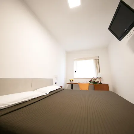 Mediterranea & Convention Center Hotell 4*