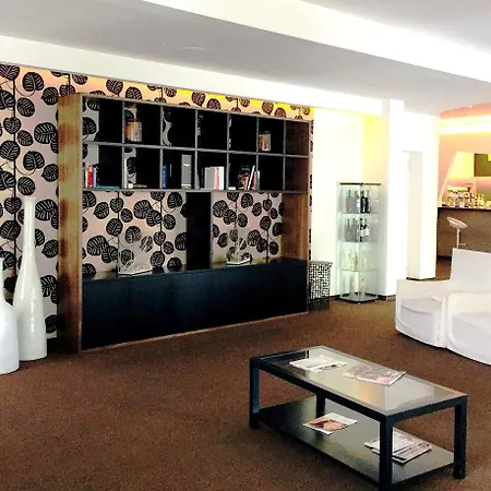Mediterranea & Convention Center Hotell