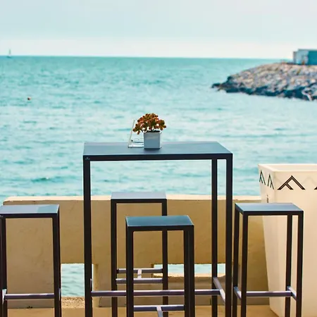 Mediterranea & Convention Center Hotell 4*