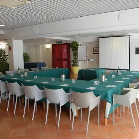 Mediterranea & Convention Center Hotell