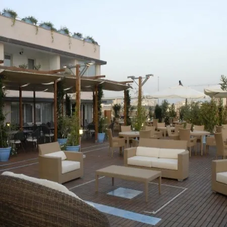 Mediterranea & Convention Center Hotell Salerno