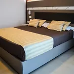 Mediterranea & Convention Center Otel 4*