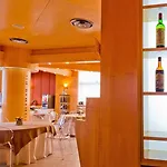 Mediterranea & Convention Center Otel Salerno